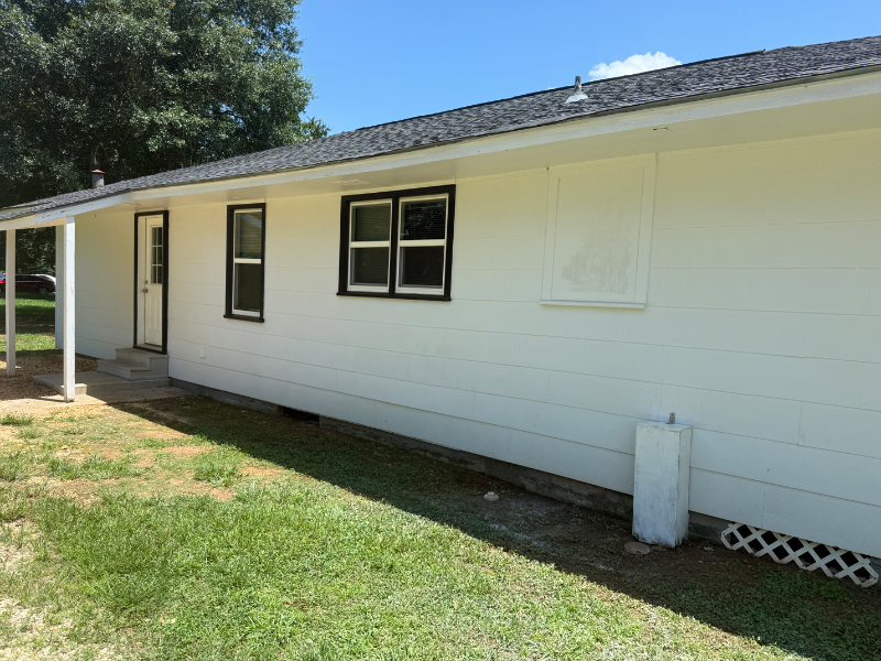 145 Hume Ave - Photo 3 of 13