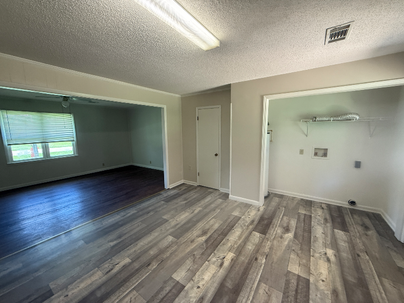 145 Hume Ave - Photo 6 of 13