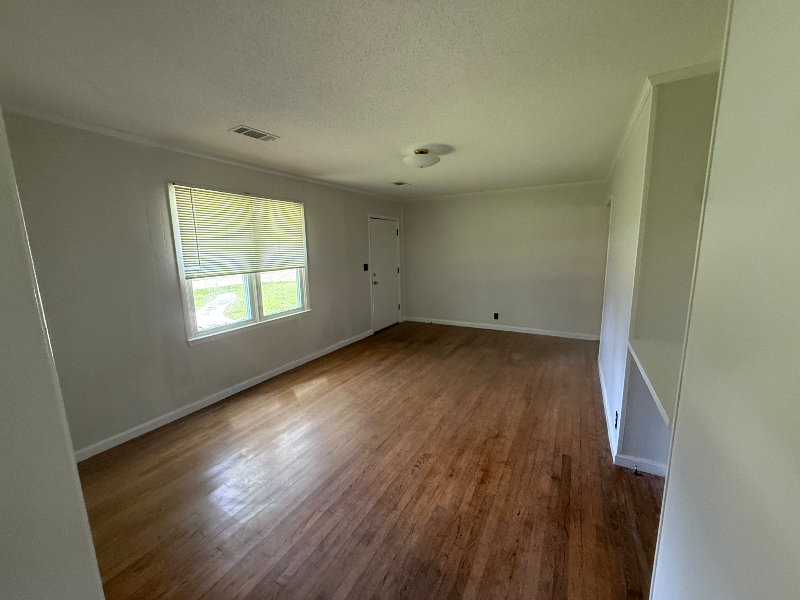 145 Hume Ave - Photo 7 of 13