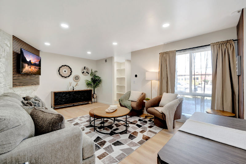 1676 W Orangewood Ave #A - Photo 4 of 8