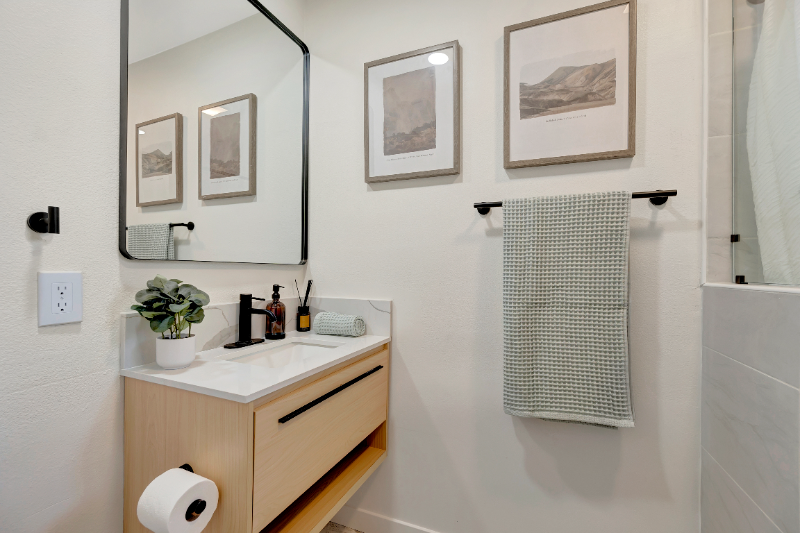 1676 W Orangewood Ave #A - Photo 5 of 8