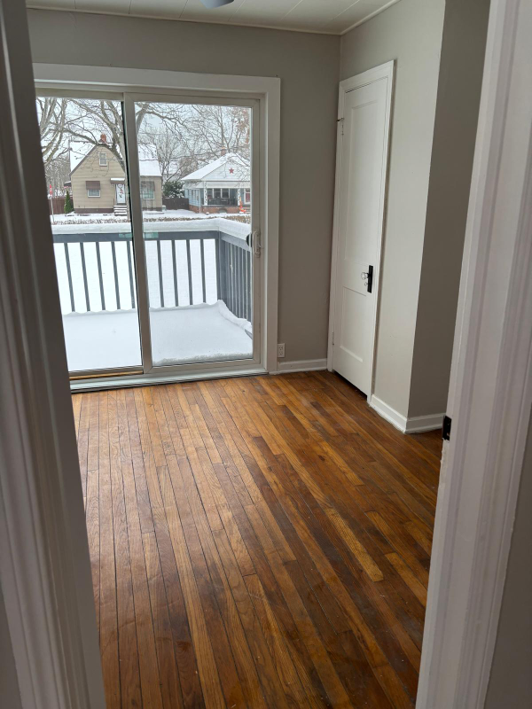 5717 Archmere Ave - Photo 4 of 14