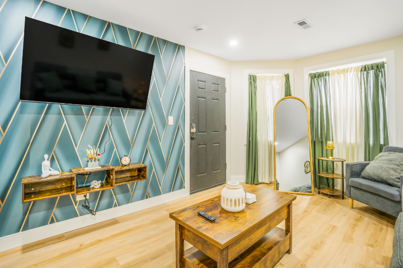 1704 N Springfield Ave #1 - Photo 2 of 16