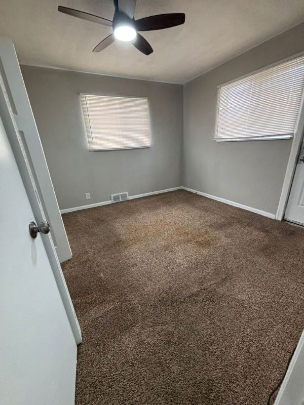 4672 Hillside Ave - Photo 6 of 11