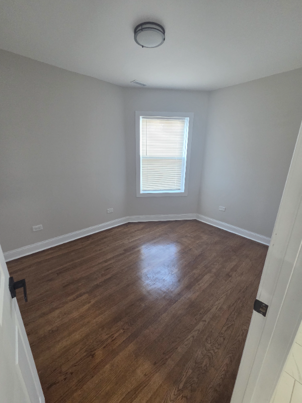 1048 W Marquette Rd - Photo 6 of 12