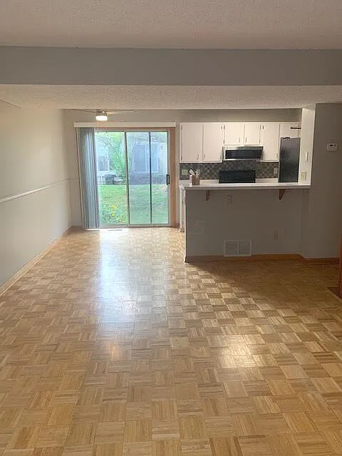 5125 Singleton Dr - Photo 5 of 18