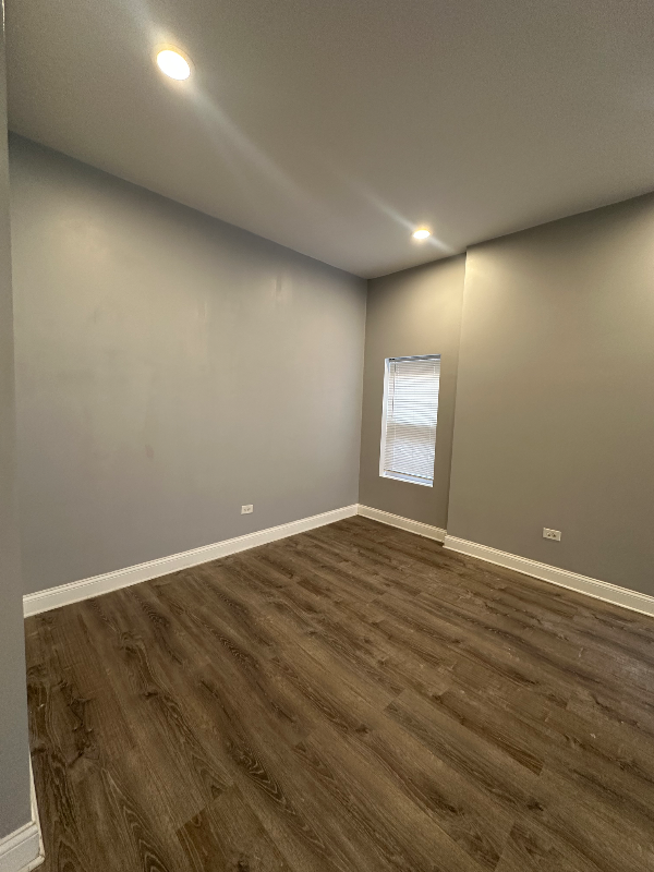 7627 S Lowe Ave - Photo 4 of 9