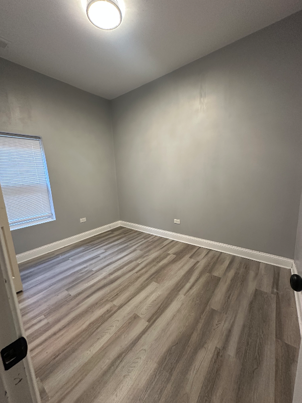 7627 S Lowe Ave - Photo 7 of 9