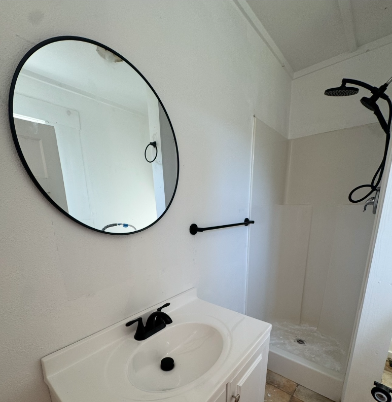 320 W College St #A - Photo 4 of 8