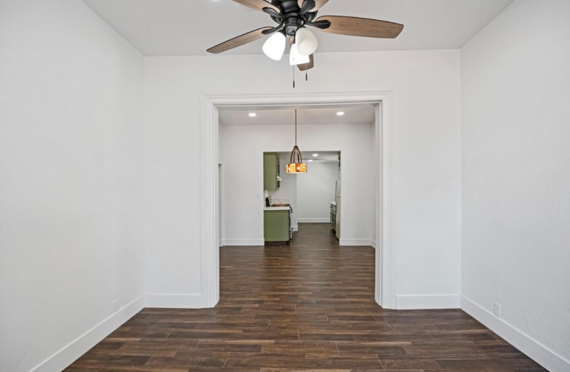 325 W Bush St #B - Photo 4 of 13