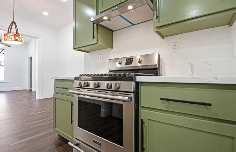 325 W Bush St #B - Photo 7 of 13