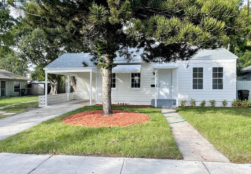 635 37th St - Photo 2 of 12