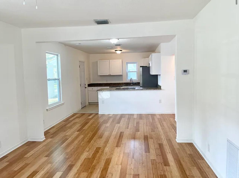 635 37th St - Photo 4 of 12