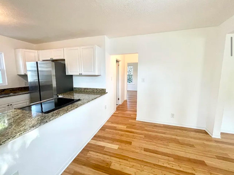 635 37th St - Photo 7 of 12