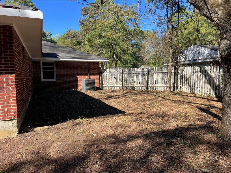 3653 Cloverdale Rd - Photo 5 of 20