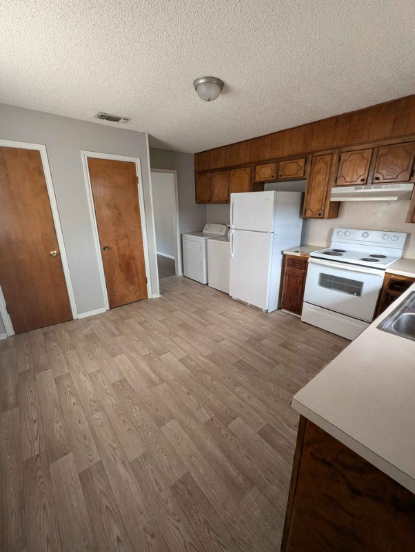 1303 Brown Dr #D - Photo 2 of 7