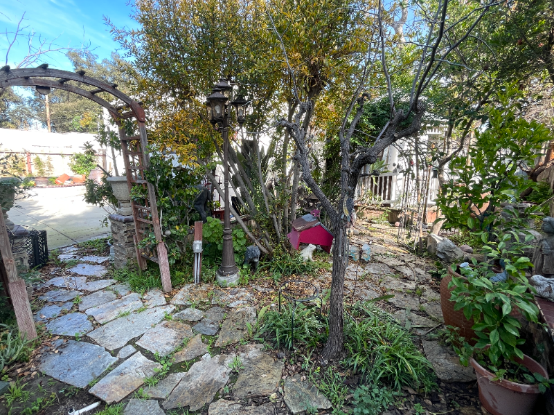 1311 S Ross St - Photo 5 of 14