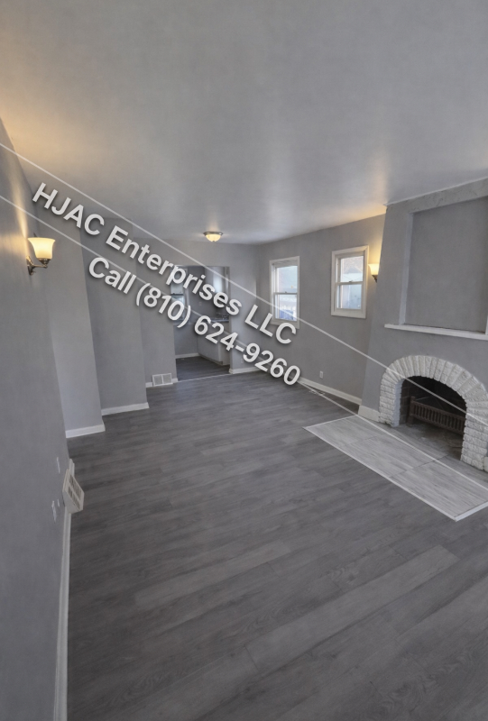 722 Frank St - Photo 2 of 7