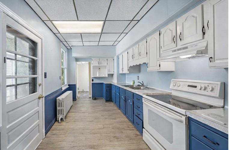 1042 Butler St - Photo 3 of 10