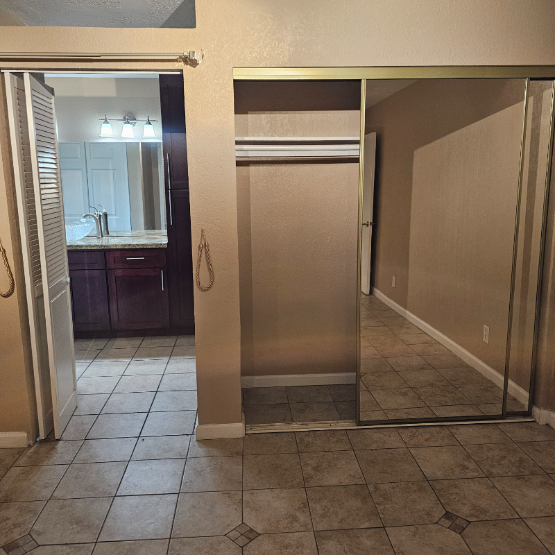 101 W Olive Ave #B - Photo 4 of 13