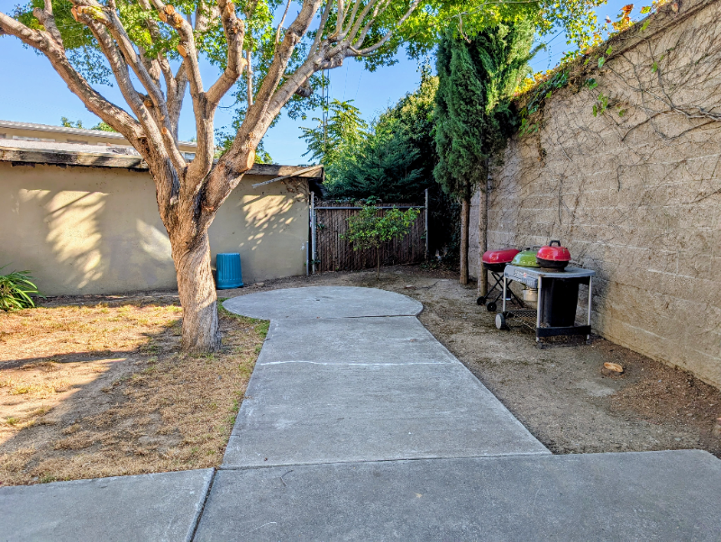 914 College Dr #7 - Photo 3 of 6