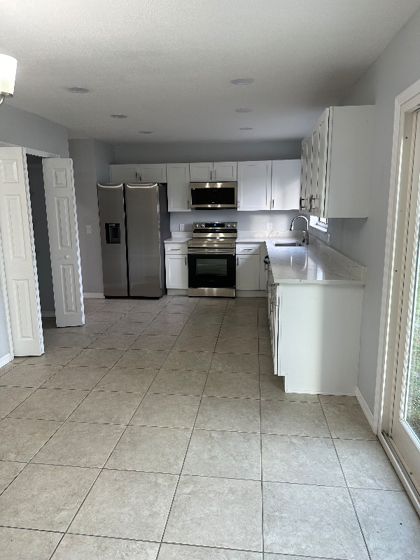 1552 Baker St Ne - Photo 2 of 20