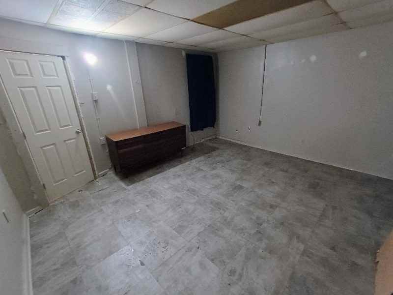 9 Nutt Ave #4 - Photo 3 of 5