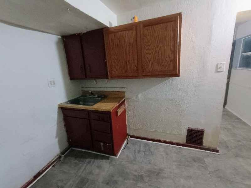 9 Nutt Ave #4 - Photo 4 of 5