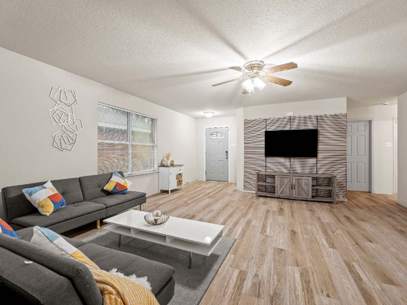 2817 Maegen Cir - Photo 3 of 20