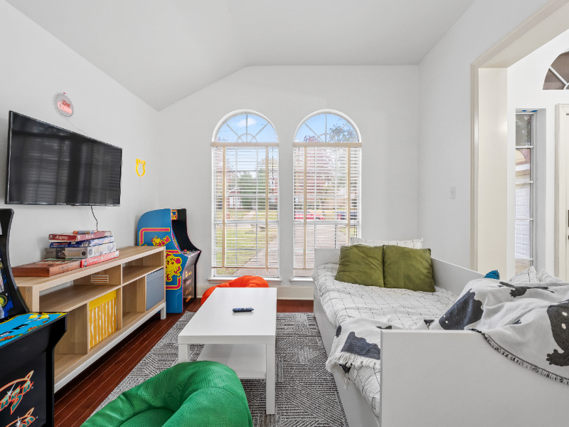 7710 Brookview Dr - Photo 2 of 20