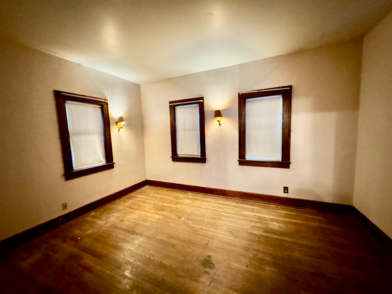 438 Black St - Photo 5 of 8