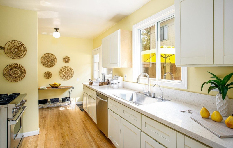 599 63rd St - Photo 6 of 11