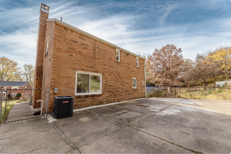 3203 Hebron Dr - Photo 3 of 20