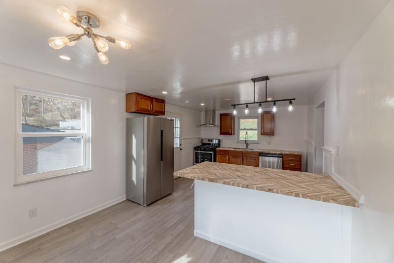 3203 Hebron Dr - Photo 4 of 20