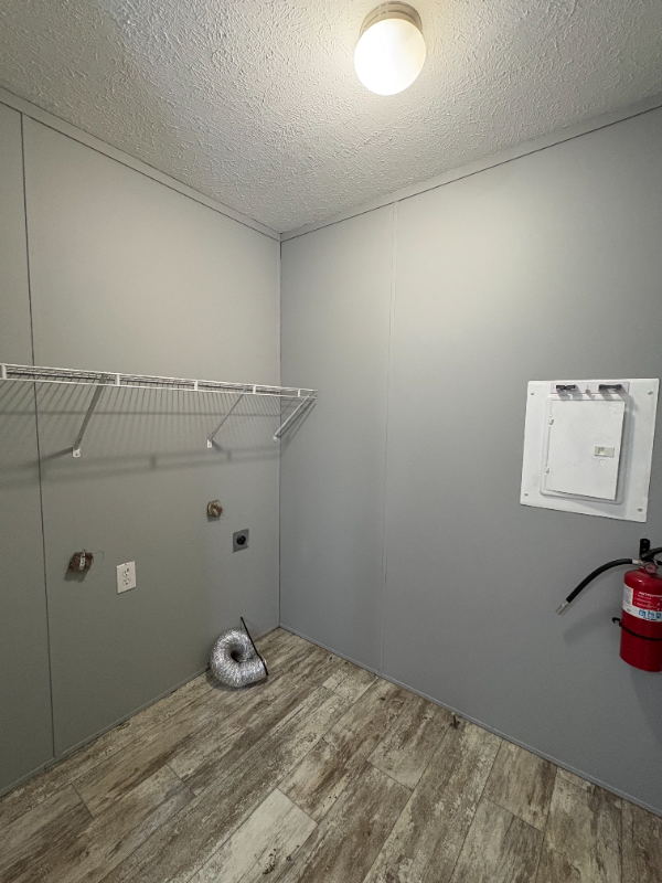 140 Humphrey Dr - Photo 6 of 10