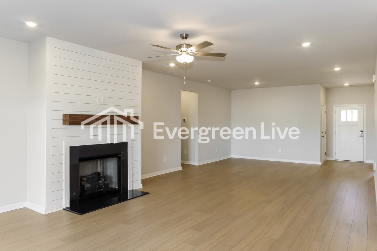 107 Ashby Pond Dr - Photo 3 of 16