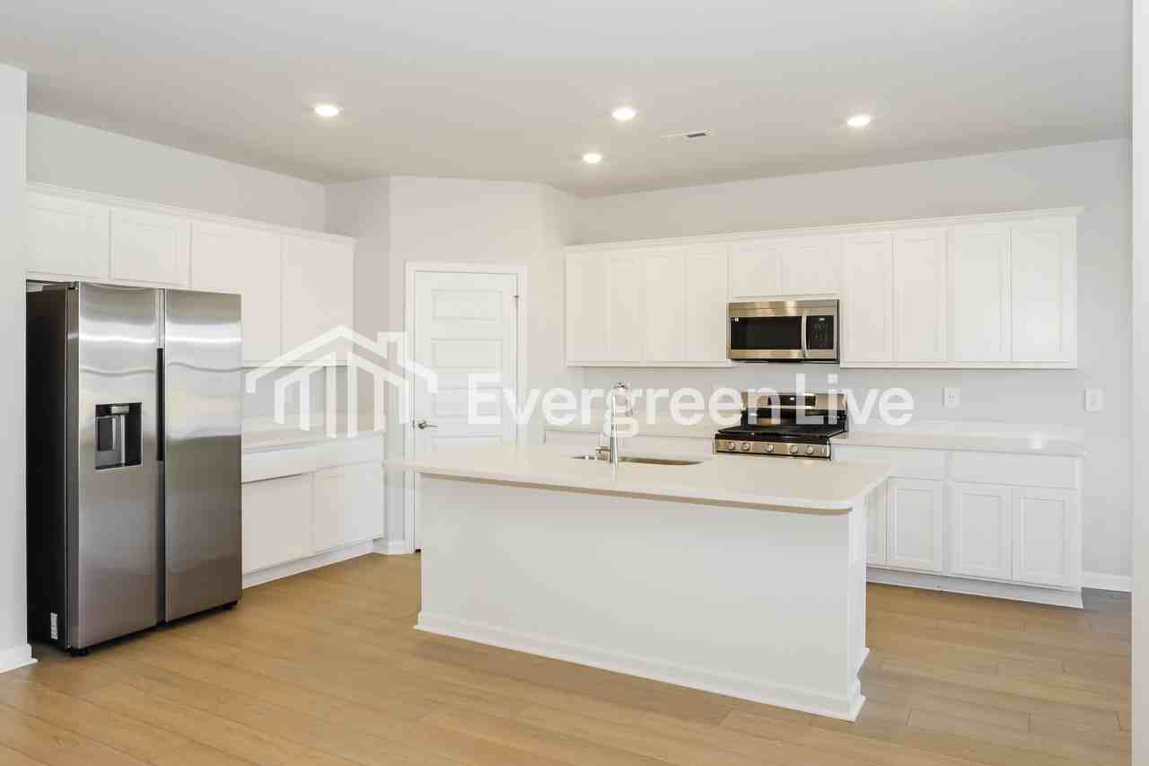 107 Ashby Pond Dr - Photo 7 of 16