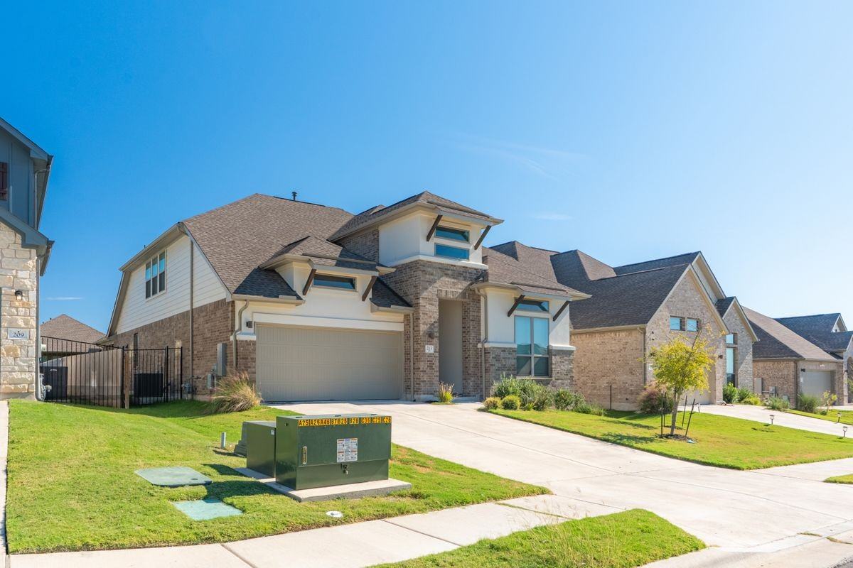 213 Mira Mesa Dr - Photo 2 of 32