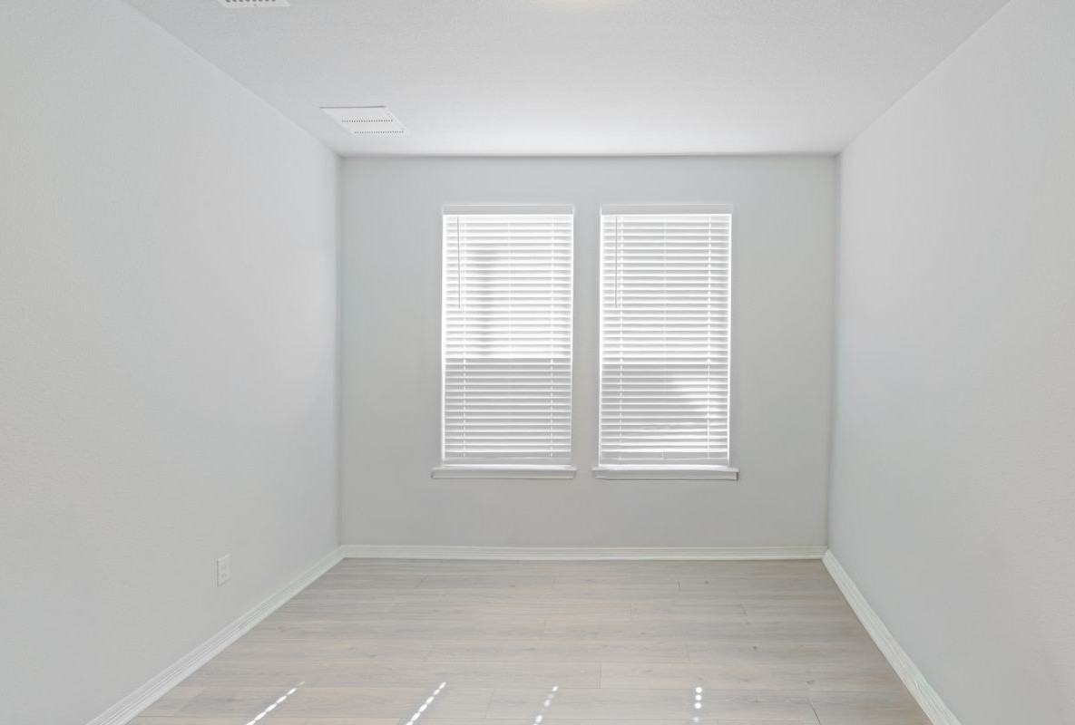 213 Mira Mesa Dr - Photo 4 of 32