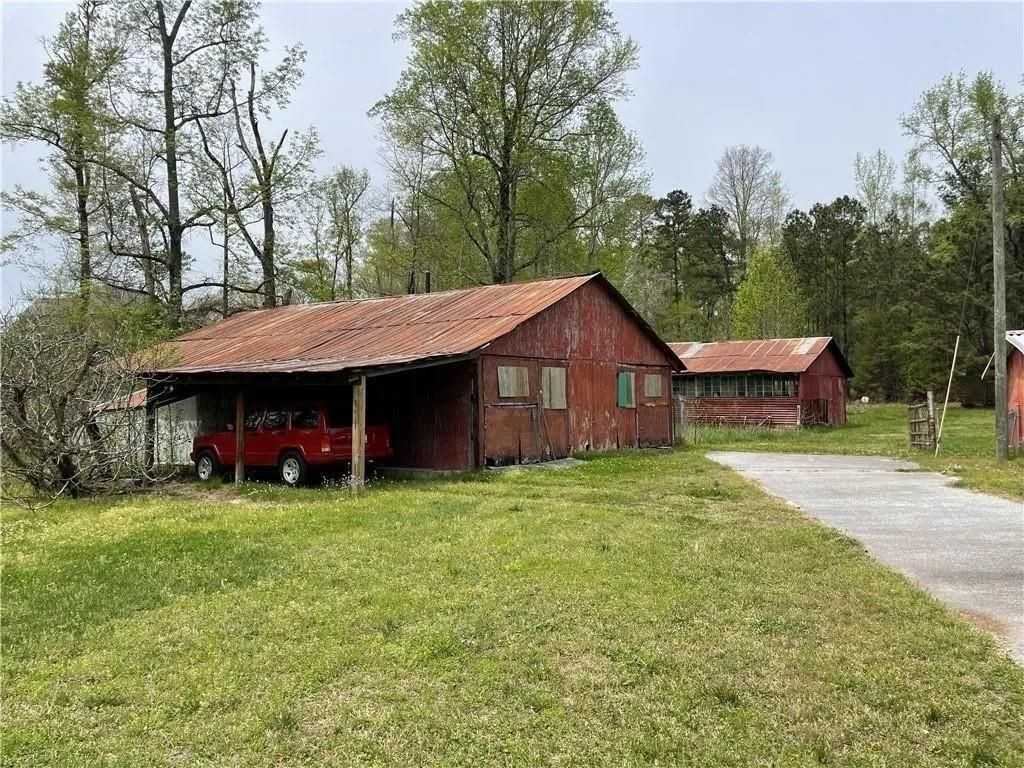 3633 Loganville Hwy - Photo 7 of 49