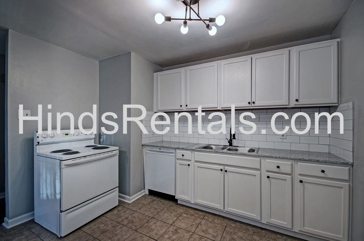 351 Culley Drive - Photo 6 of 23