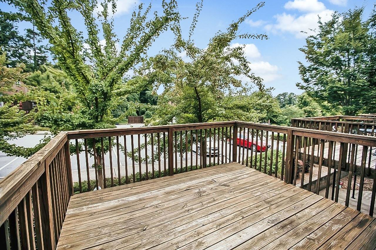 SOUTH HAMPTON TERRACE - Photo 4 of 29