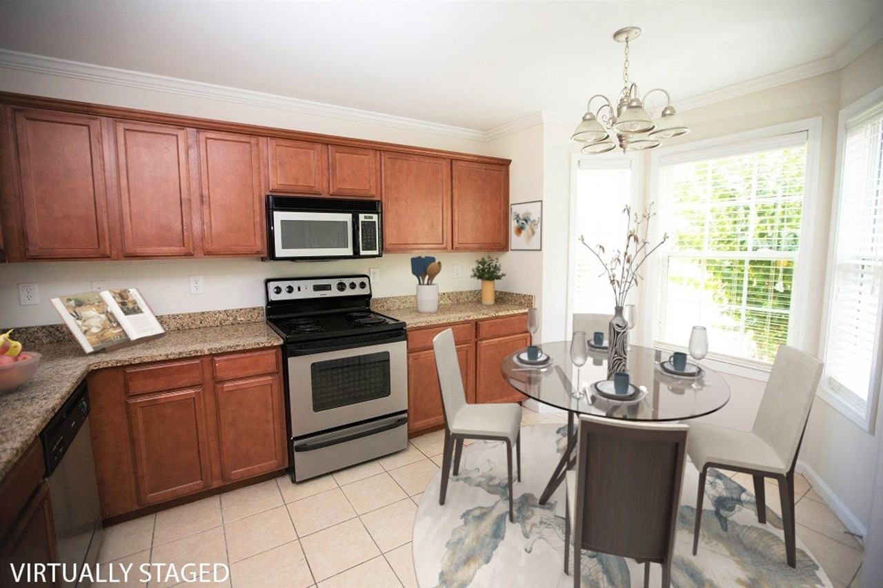 SOUTH HAMPTON TERRACE - Photo 6 of 29