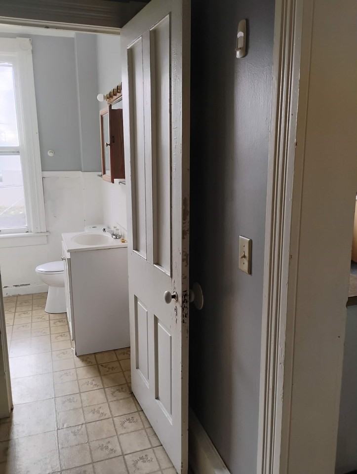 674 Walbridge Ave #C - Photo 6 of 15