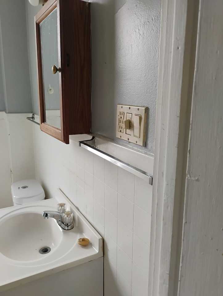 674 Walbridge Ave #C - Photo 7 of 15