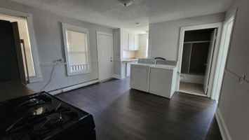featured image of 343 Auburn St #3