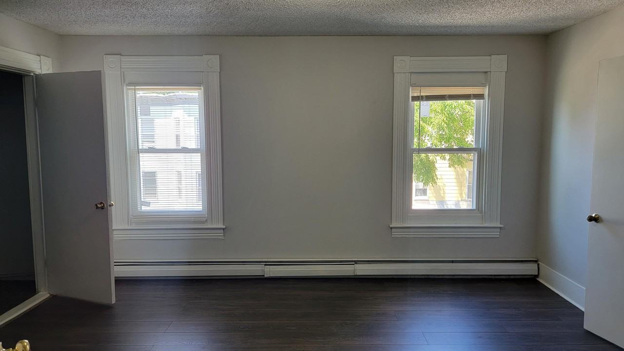 343 Auburn St #3 - Photo 2 of 11