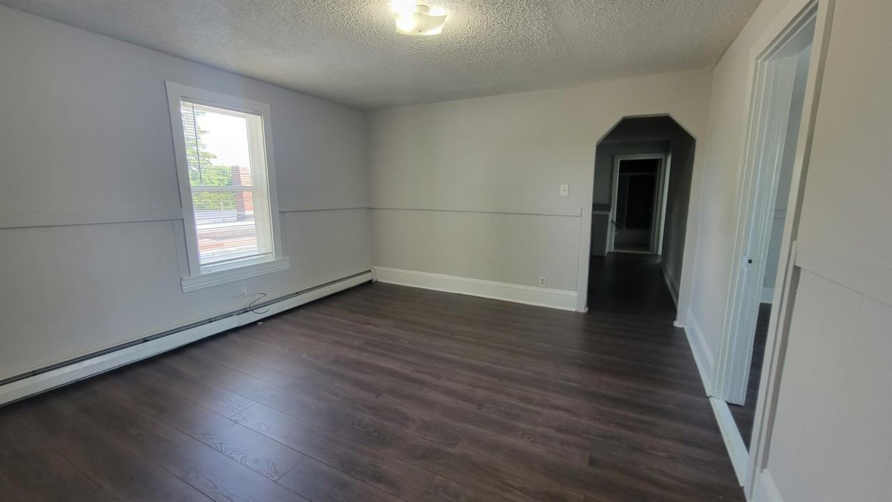 343 Auburn St #3 - Photo 5 of 11