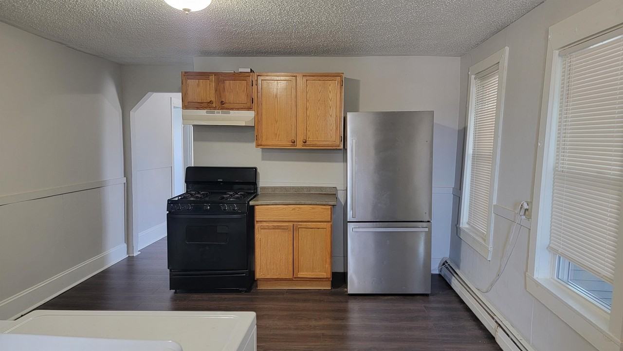 343 Auburn St #3 - Photo 7 of 11