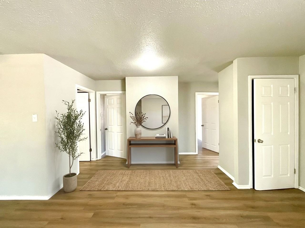 319 Mahota Dr - Photo 7 of 37